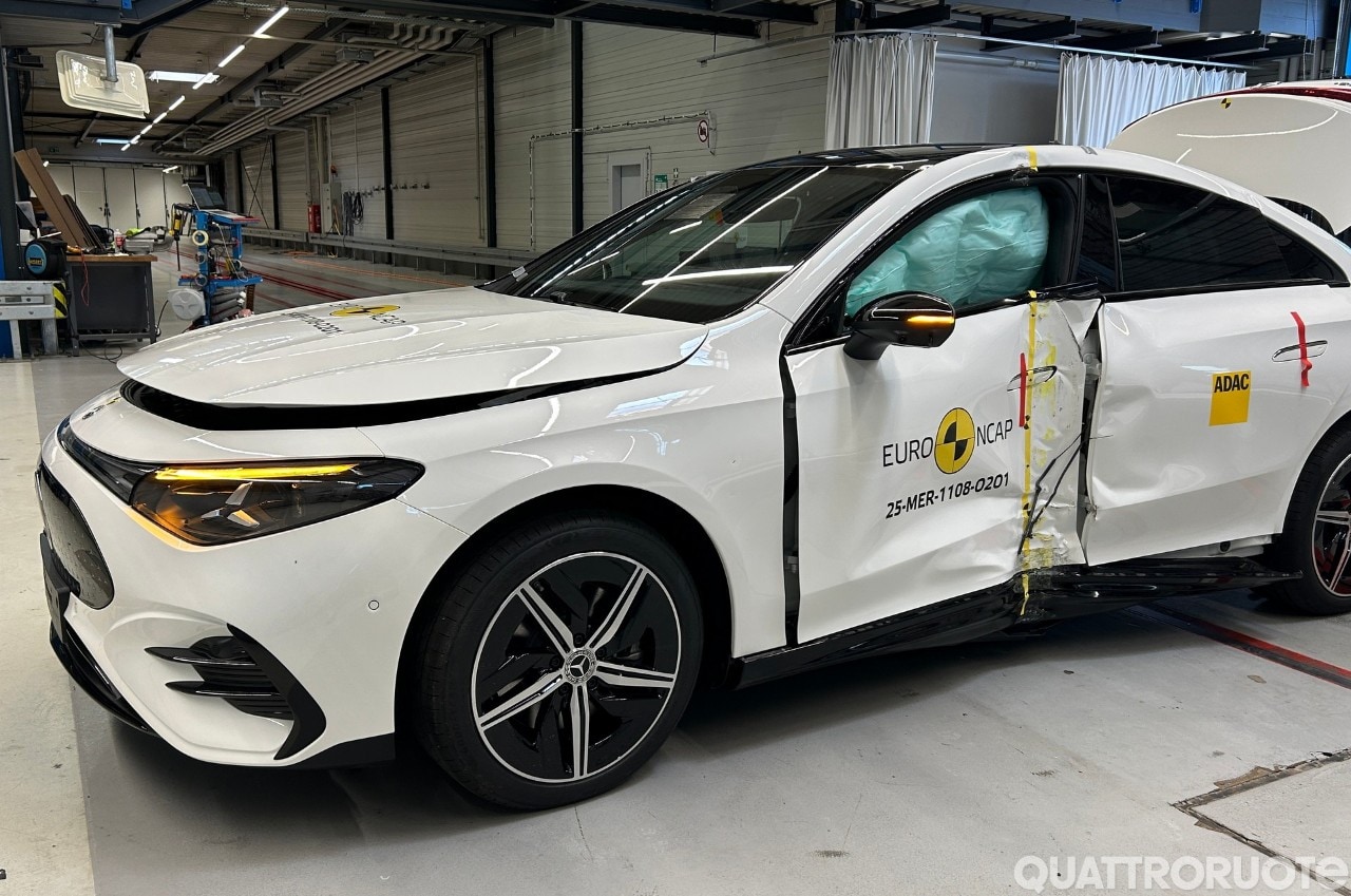 La Mercedes CLA è l’auto più sicura dell’anno