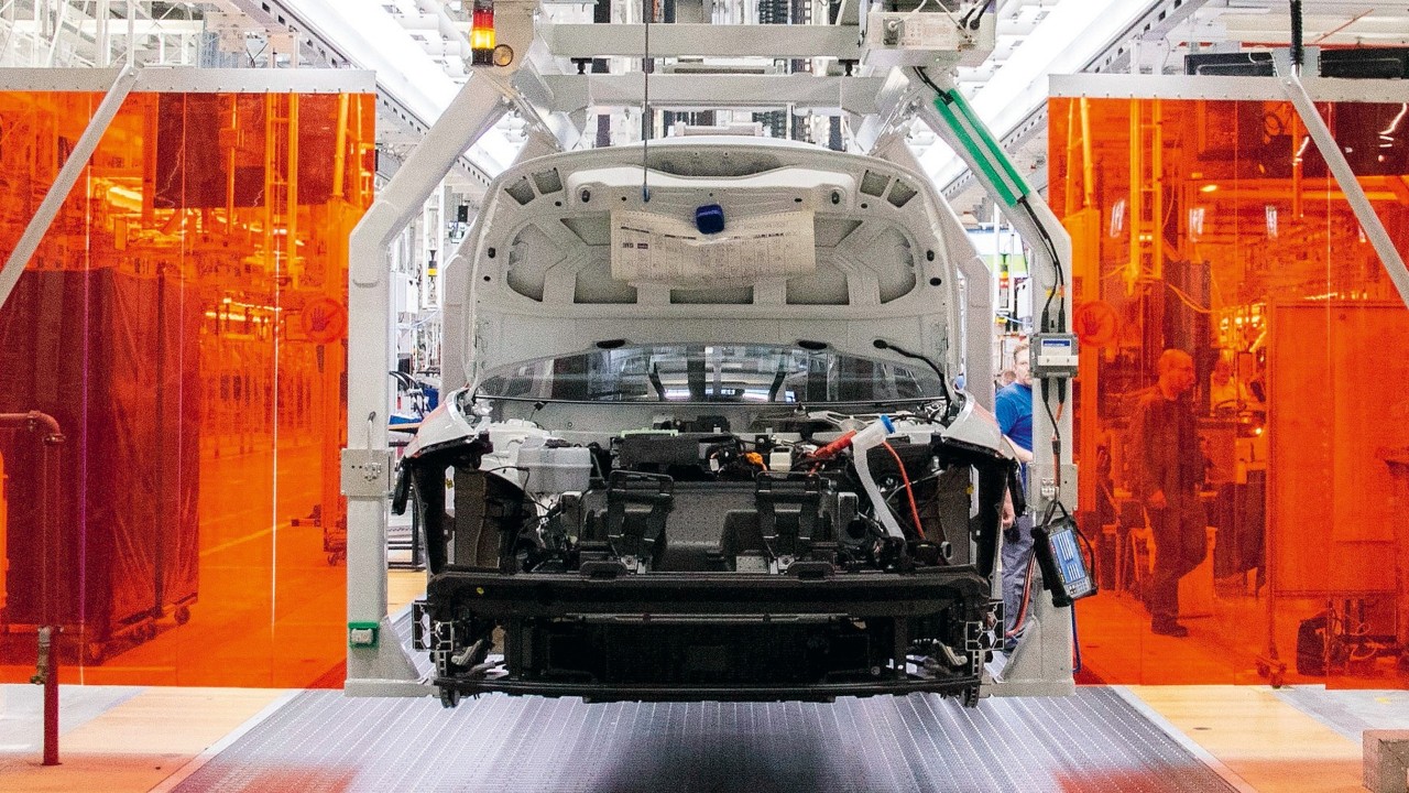 Volkswagen, le quattro fabbriche nel mirino: per Blume non sono più competitive