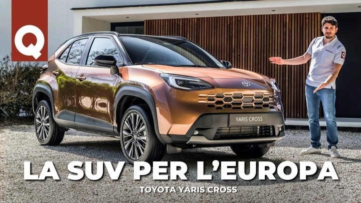 Toyota Yaris Cross 2026, il nuovo frontale è un alveare: ecco come cambia col restyling - VIDEO