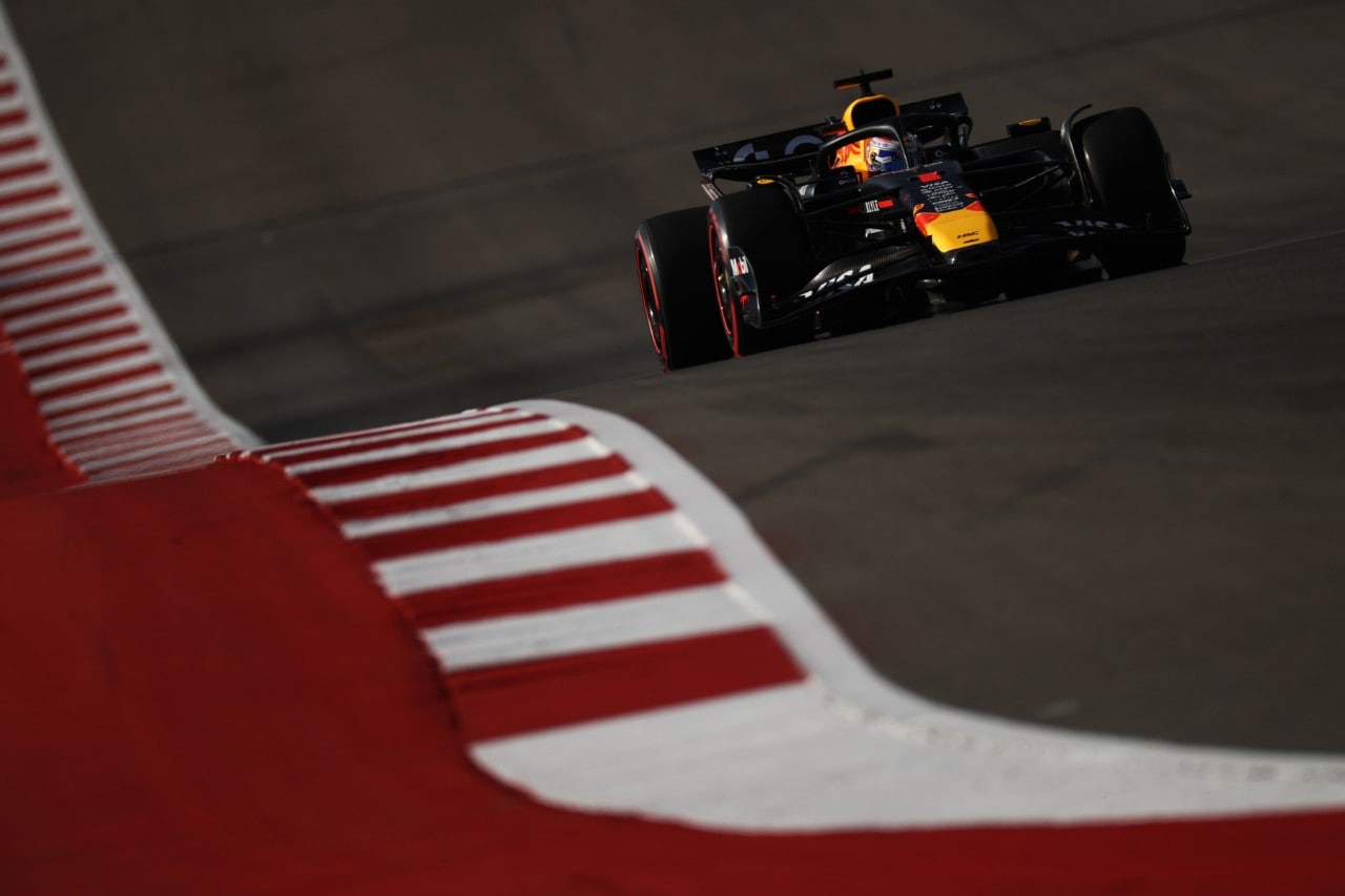 Verstappen vola, è sua la pole