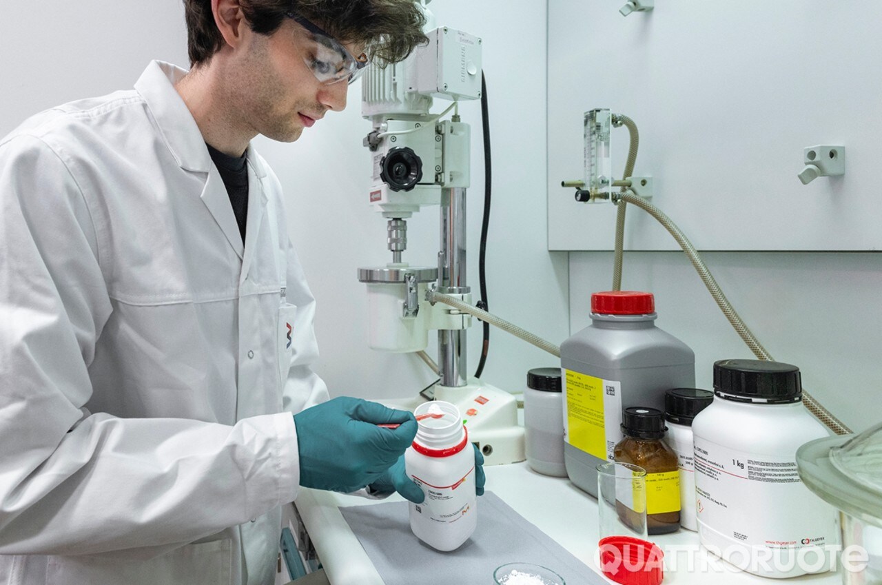 Batterie allo stato solido, l'alternativa al litio è anche "liquida"