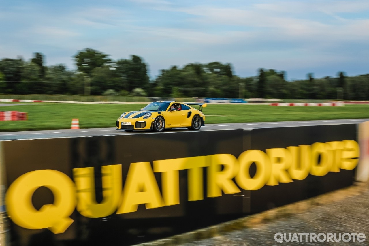 Le 10 regine dell’accelerazione: chi domina sullo 0-100 km/h?