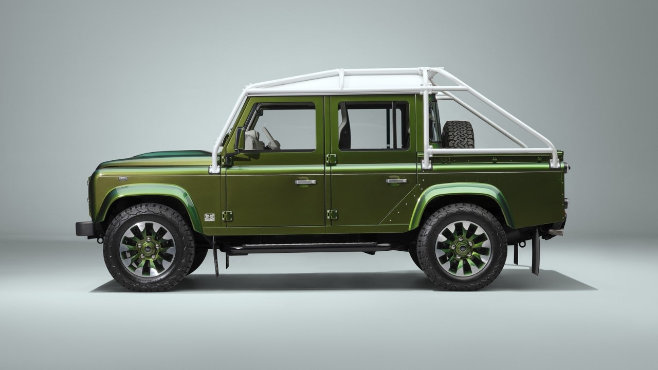 Quattro Defender di una volta per un solo cliente: le opere uniche di Land Rover Classic