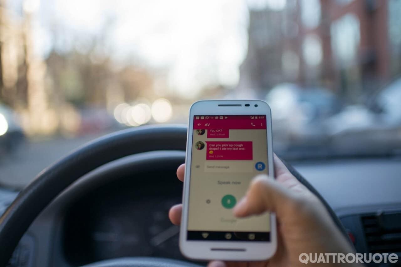 Noleggi fake, SMS e finte multe: come difendersi dalle truffe che colpiscono gli automobilisti