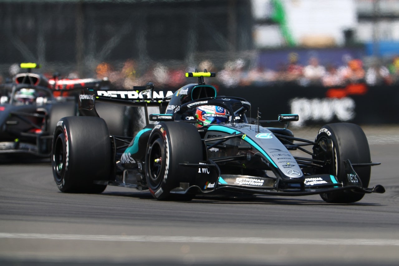 F1, Sprint Silverstone: Antonelli vince battendo Hamilton