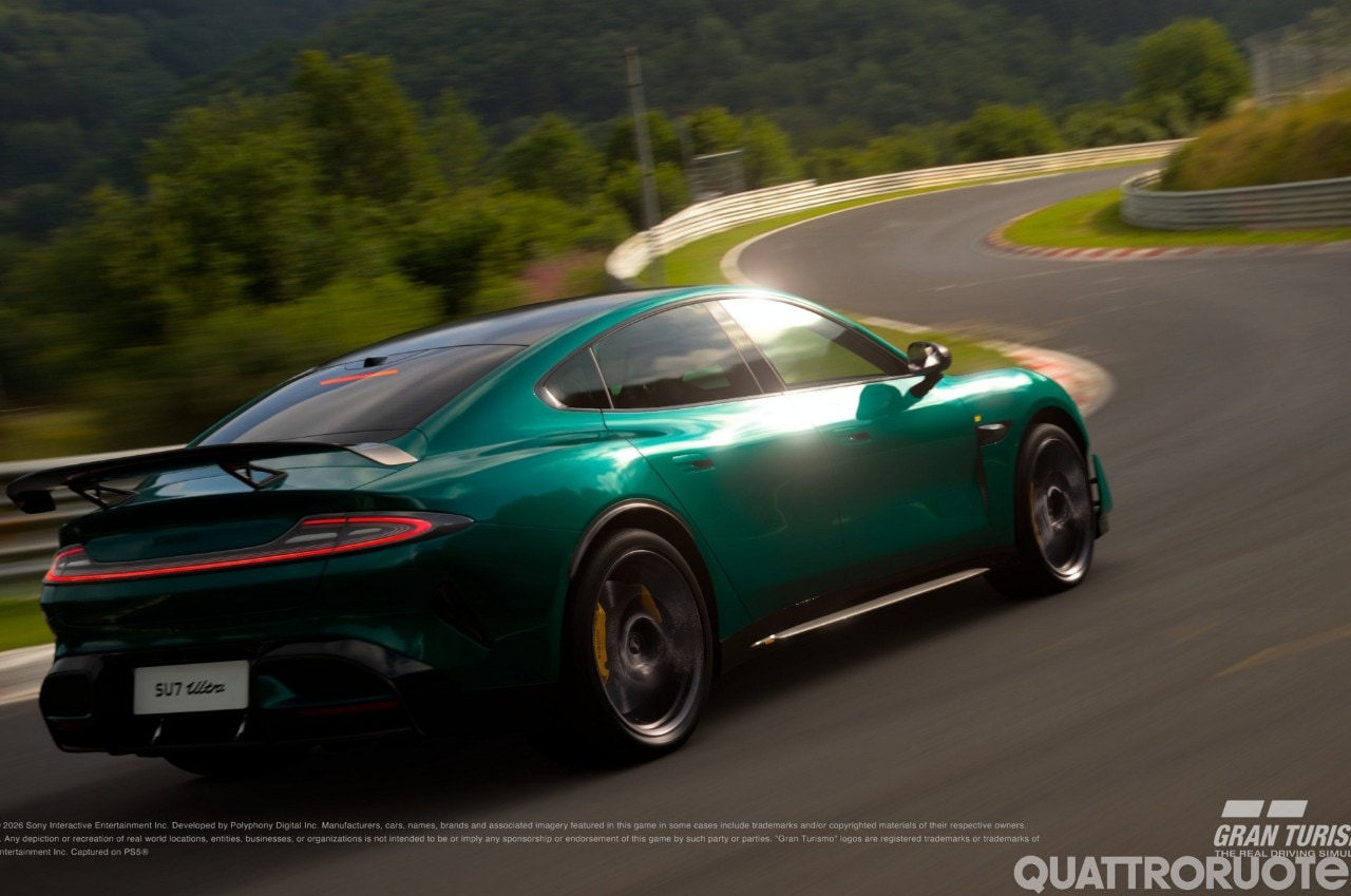 La Xiaomi SU7 Ultra scatena i suoi 1.548 CV in Gran Turismo 7 - VIDEO