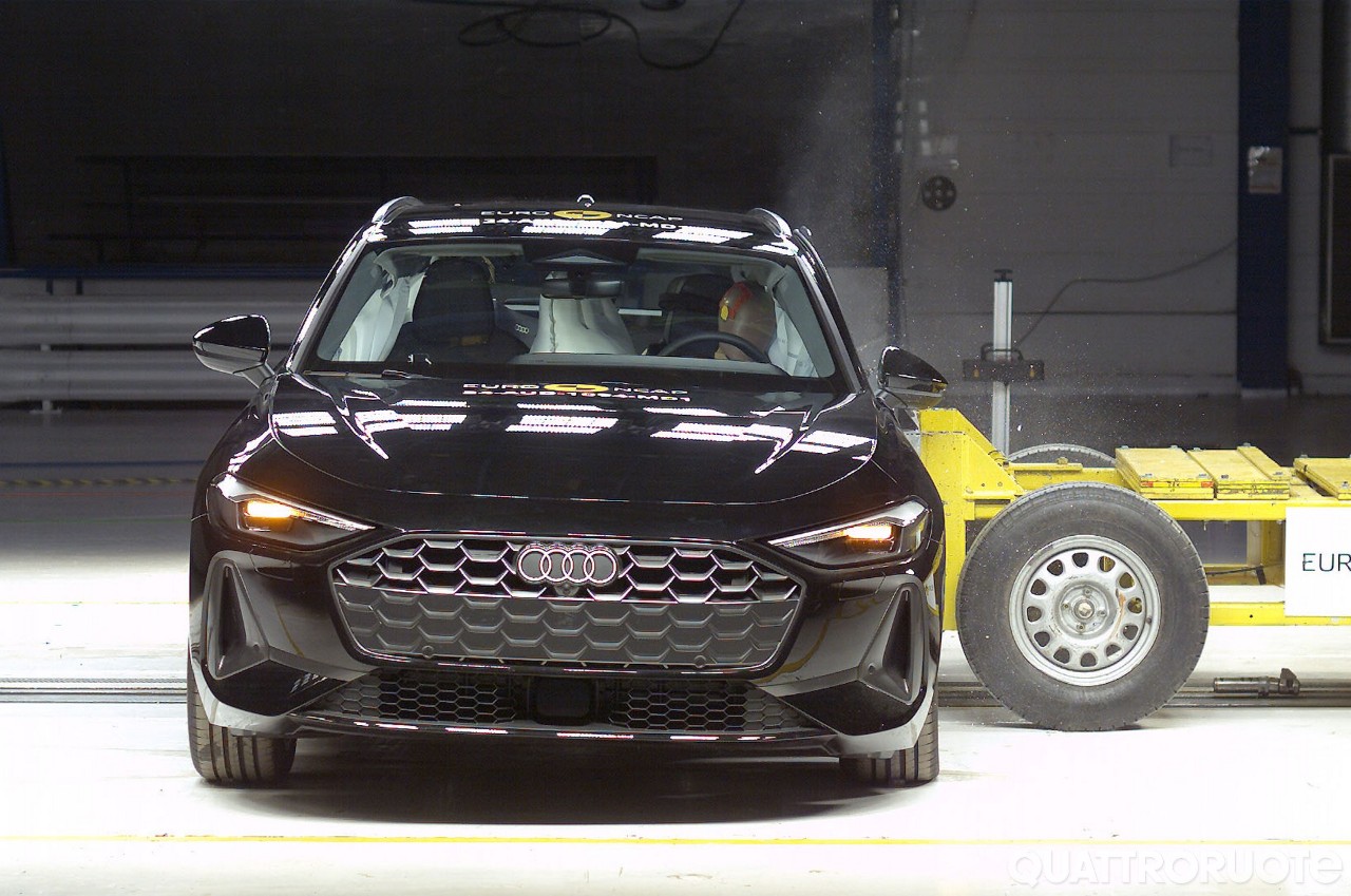 Tre stelle per Dacia Bigster, cinque per la Tesla Model 3