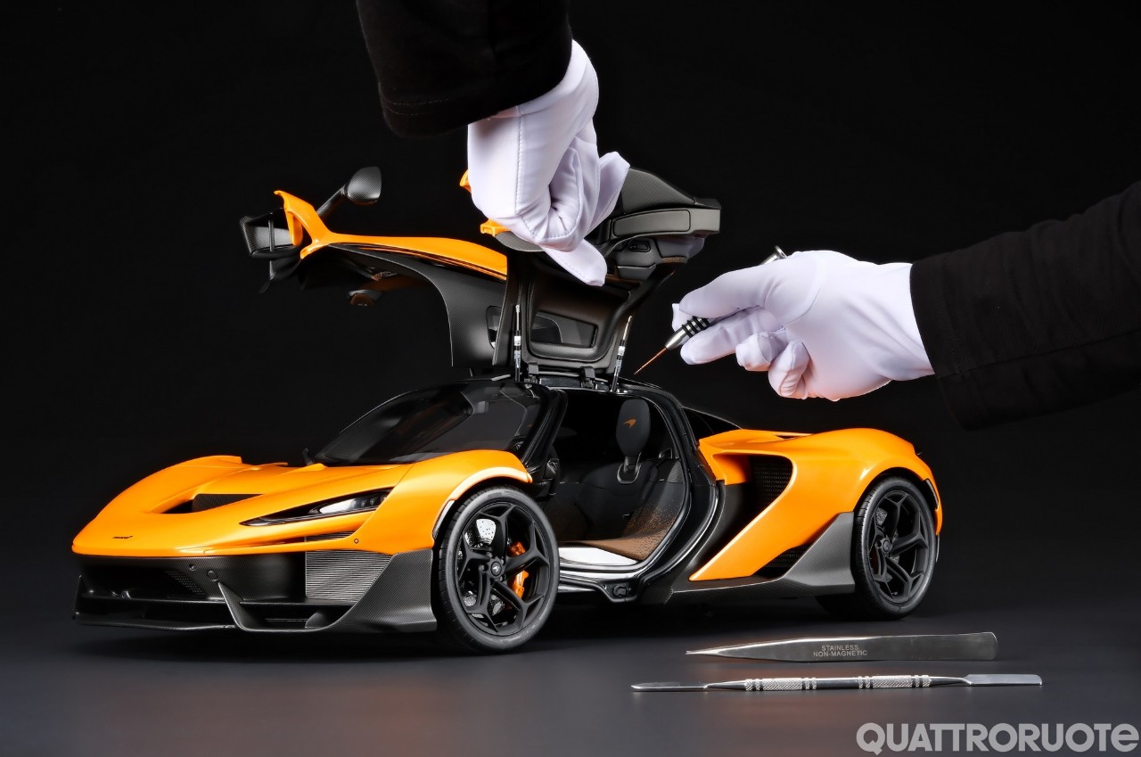 Questa McLaren W1 costa 25.000 euro. Ma sta su una scrivania