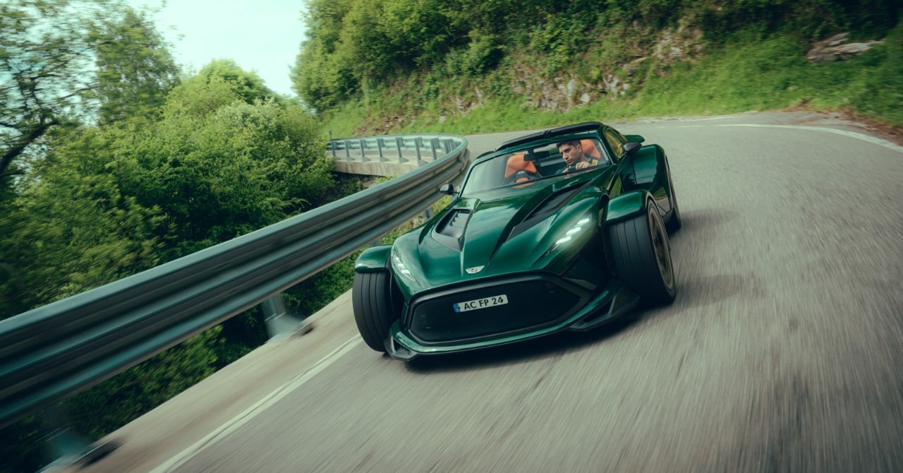 780 kg, 600 CV e cambio manuale: Donkervoort P24 RS, la supercar analogica - VIDEO