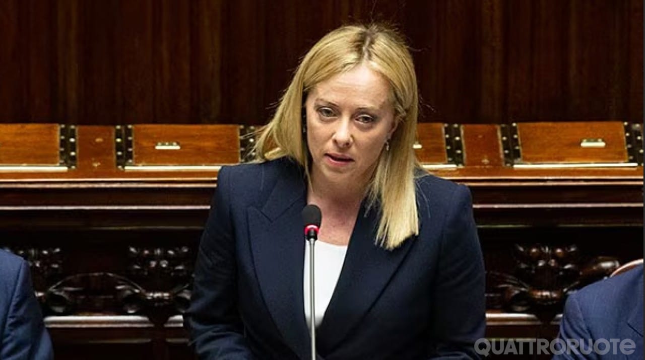 Meloni e cinque Paesi Ue a Bruxelles: "Sì ad auto ibride e biocarburanti"
