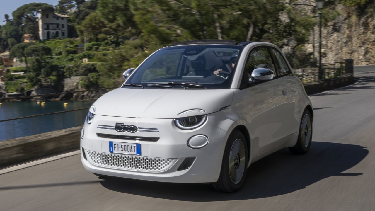 Fiat 500 Hybrid Cabrio Dolcevita: l’estate si guida a cielo aperto